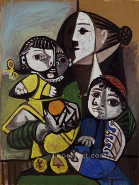 パブロ・ピカソ Painting - 子供を持つ母親 アル・オレンジ 1951年 キュビズム パブロ・ピカソ
